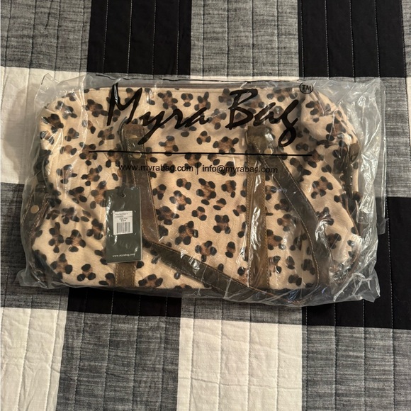 Myra Travel Bag - Picture 2 of 2